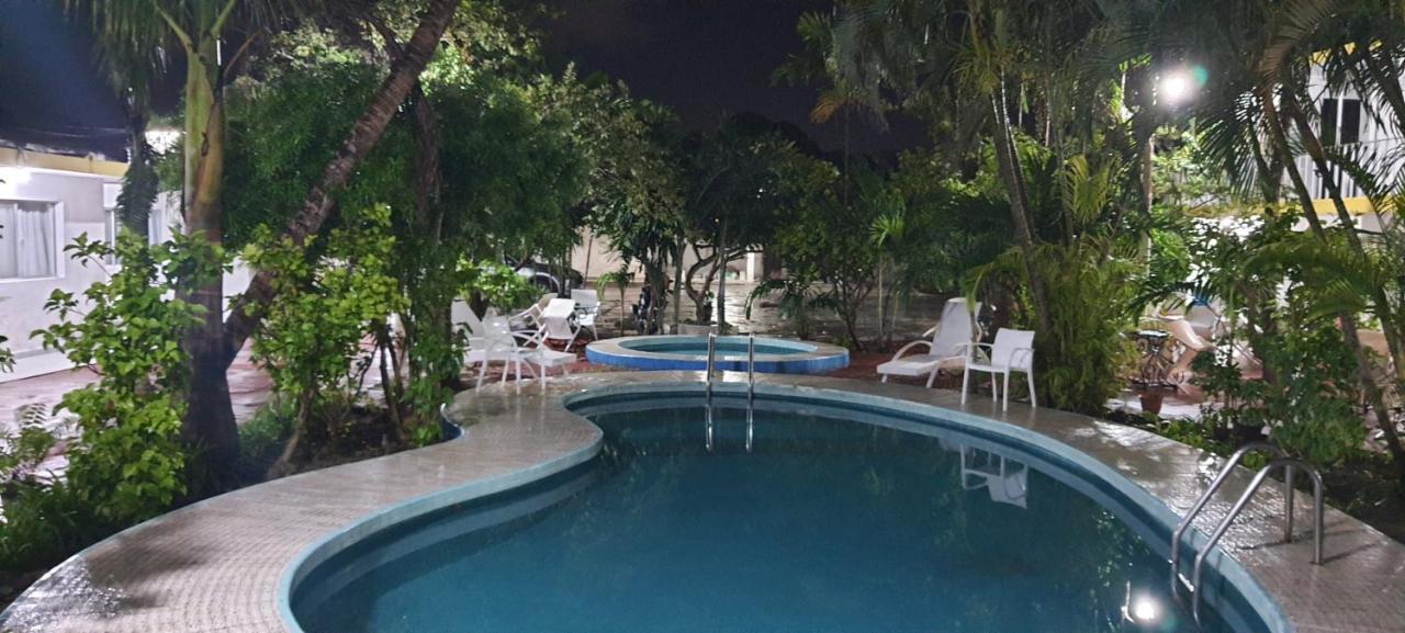 Hotel Hermanos Aguilar Cozumel Buitenkant foto
